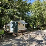 拉格朗阁娜露营地 营地