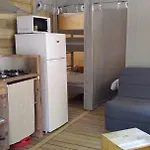 拉格朗阁娜露营地 营地 *